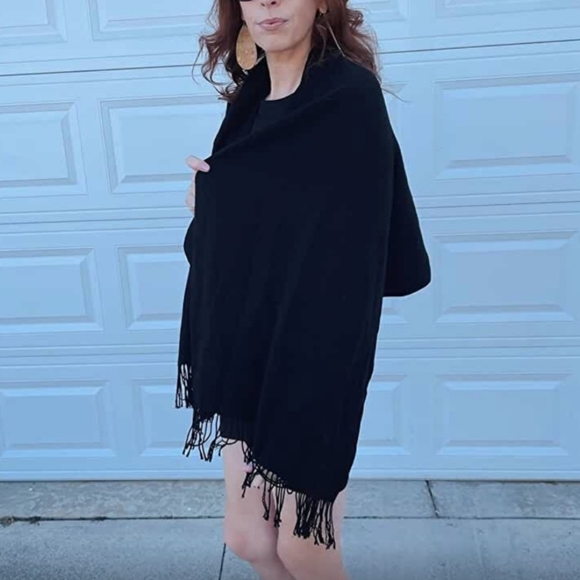 Super Cute Large Pashmina | BLACK ‼️NEW‼️ - Picture 10 of 11